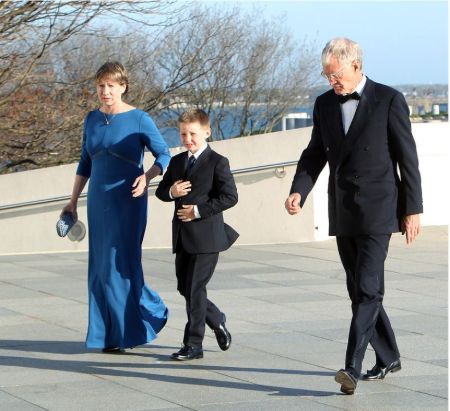 David Letterman had to walk two miles to his wedding ceremony when his family truck got stuck in the mud.